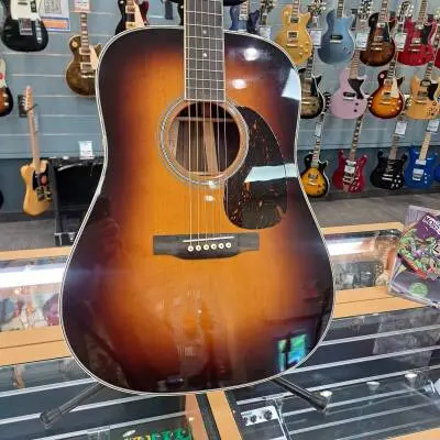 Martin Guitars - D-35 SUNBURST 2
